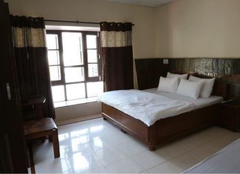 Goroomgo Hotel The Sojourn, Adharshila & Gulmohar Cottages Dharamsala Exterior foto